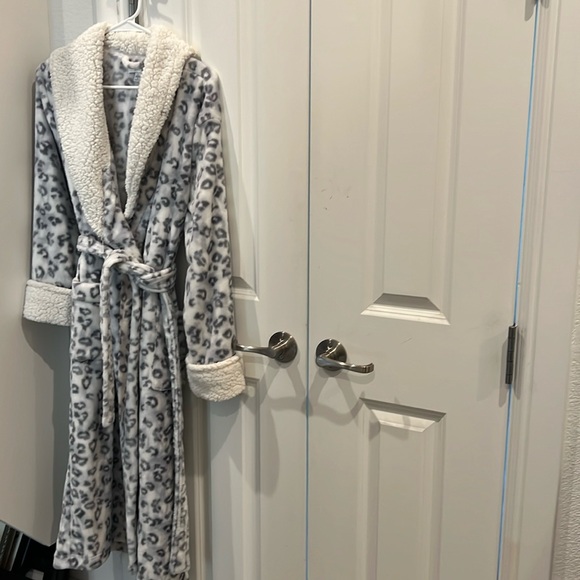 Other - Sonoma bathrob